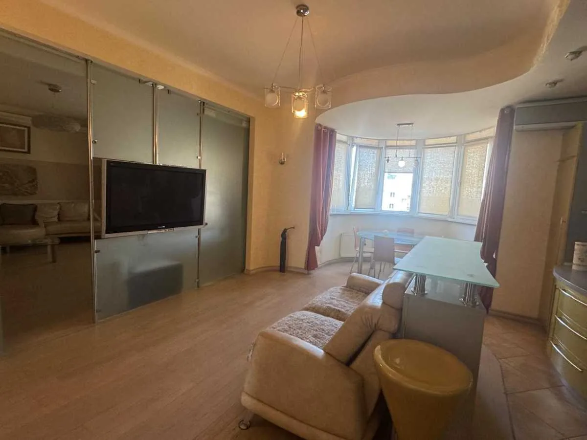 довгострокова оренда 3-к квартира Київ, Шевченківський, 34000 грн./міс.