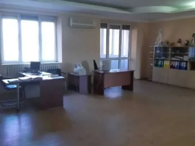 продаж 4-к квартира Київ, Печерський, 315000 $