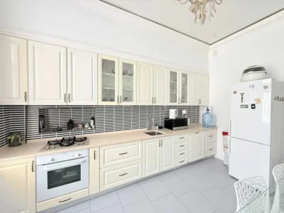 довгострокова оренда 4-к квартира Київ, Печерський, 1500 $/міс.