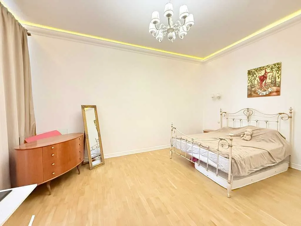 довгострокова оренда 4-к квартира Київ, Печерський, 1500 $/міс.