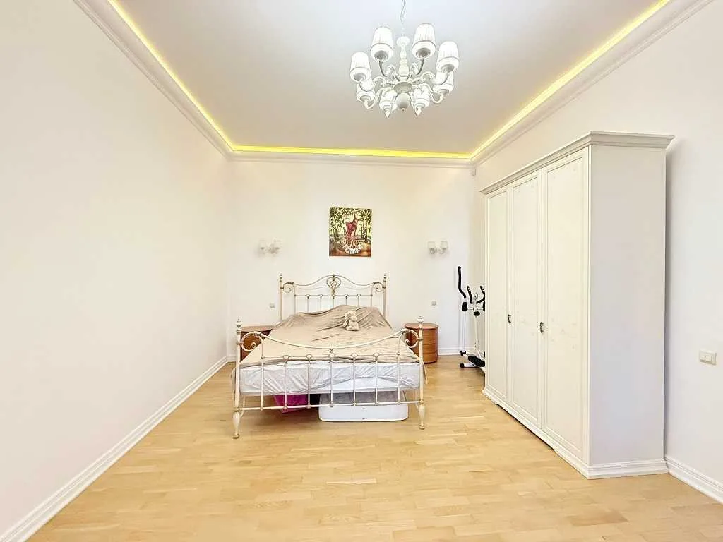 довгострокова оренда 4-к квартира Київ, Печерський, 1500 $/міс.