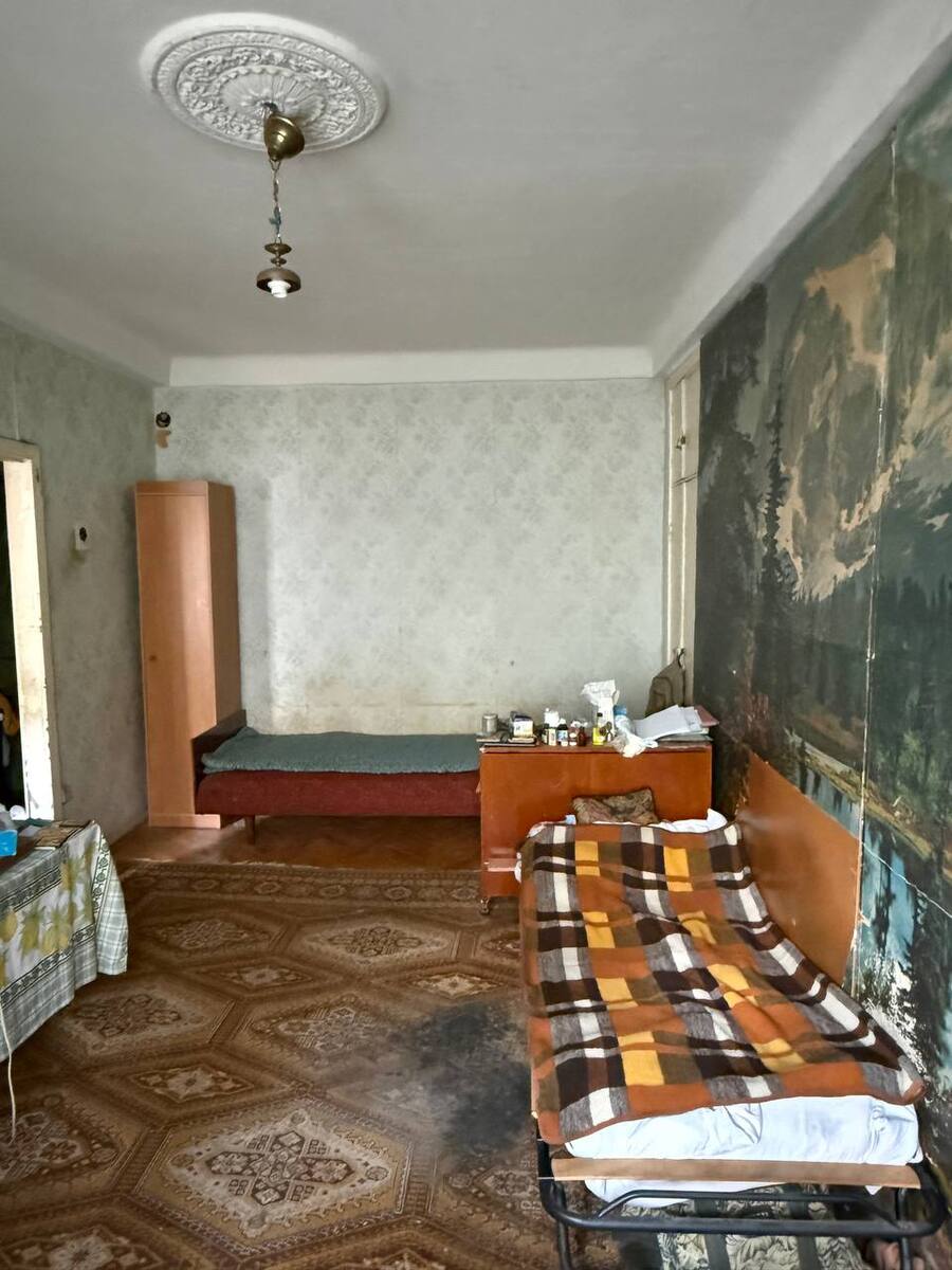 1кімн. Пл. Космонавтів. Мартиросяна, Антонова.