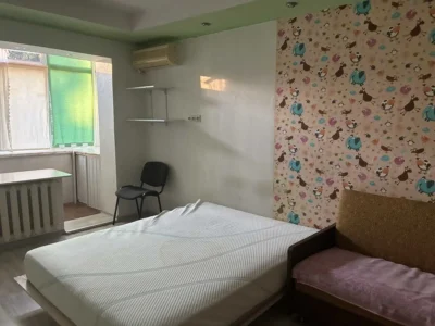 довгострокова оренда 1-к квартира Київ, Святошинський, 300 євро/міс.
