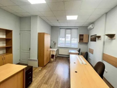 довгострокова оренда офісне приміщення Київ, Печерський, 2100 $/міс.