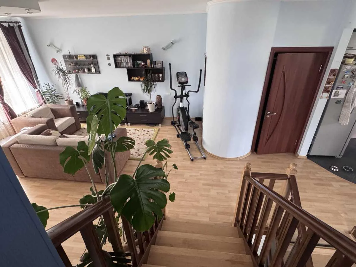 продаж 4-к таунхаус Київ, Дарницький, 149000 $
