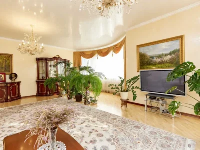 довгострокова оренда 4-к квартира Київ, Печерський, 2200 $/міс.