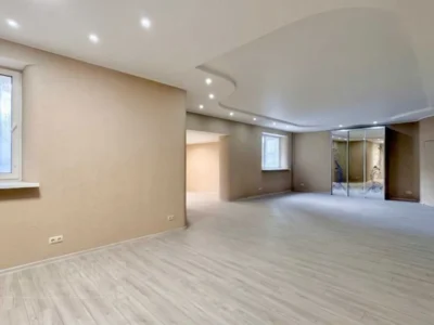 продаж об’єкт сфери послуг Київ, Оболонський, 261800 $