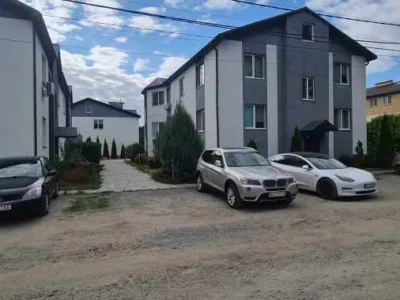 продаж 3-к таунхаус Броварський, Погреби, 65000 $