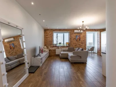 продаж 2-к квартира Києво-Святошинський, Софіївська Борщагівка, 135000 $