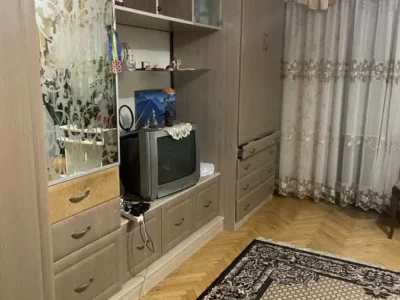 продаж 4-к квартира Київ, Дніпровський, 70000 $