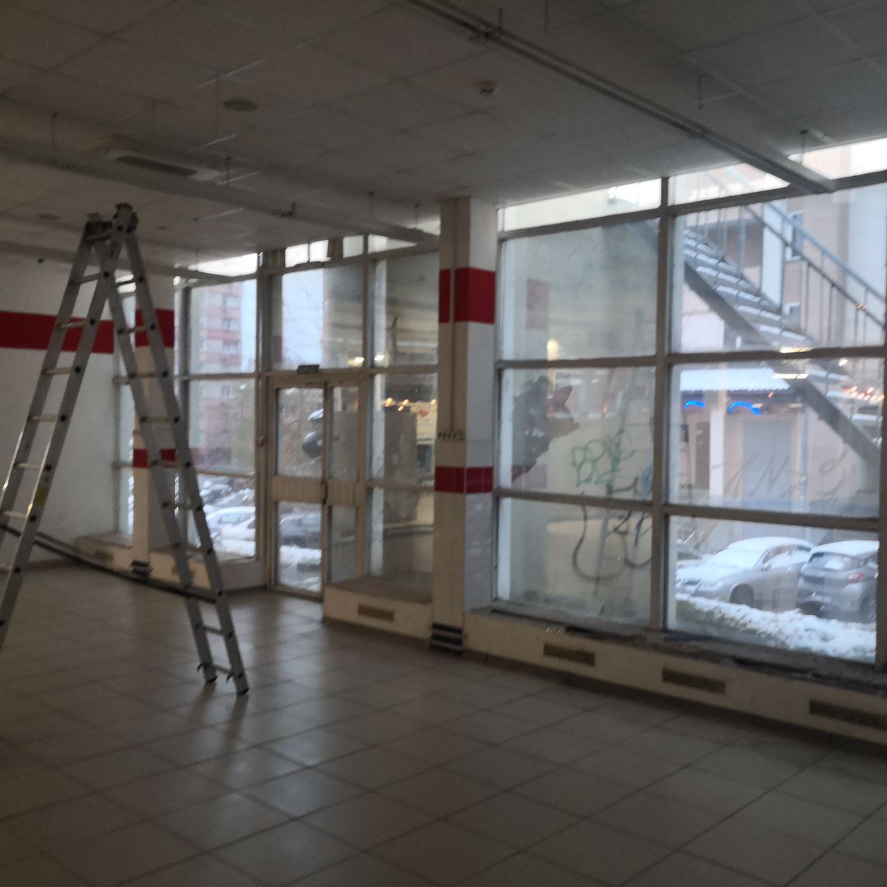 м. Київ, вул. Голего, 7, приміщення в ТЦ 150 м2