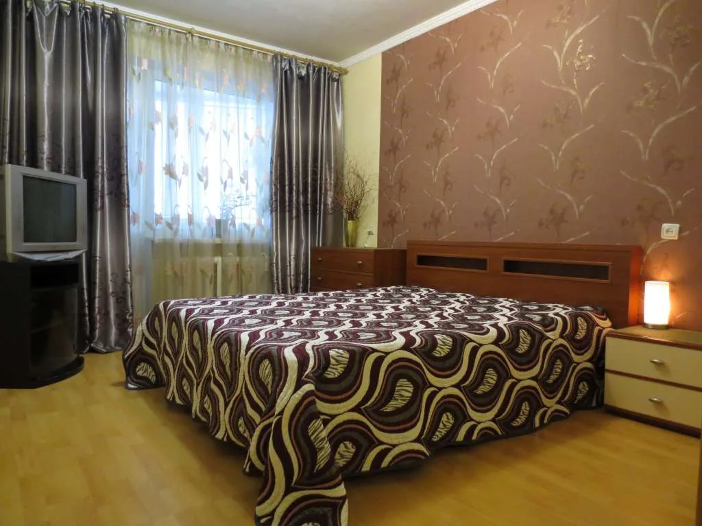 подобова оренда 2-к квартира Білоцерківський, Біла Церква, 1300 грн./добу