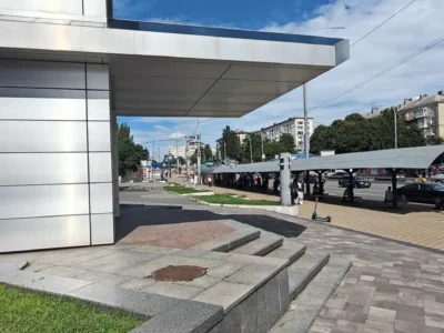 Оренда торгових приміщень в ТЦ Навігатор на бульварі Міхновського