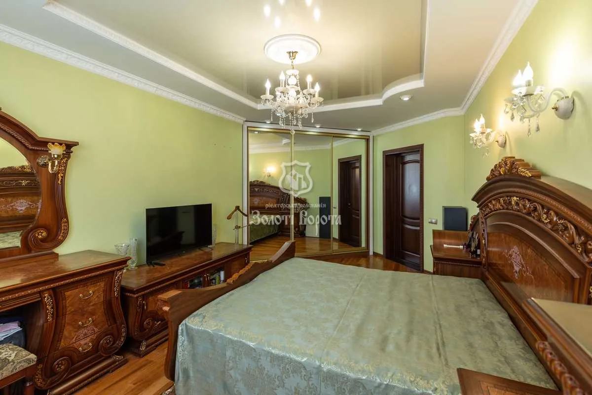 продаж 4-к квартира Київ, Дарницький, 200000 $