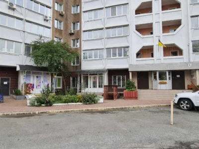 продаж торгові площі Київ, Дарницький, 190000 $