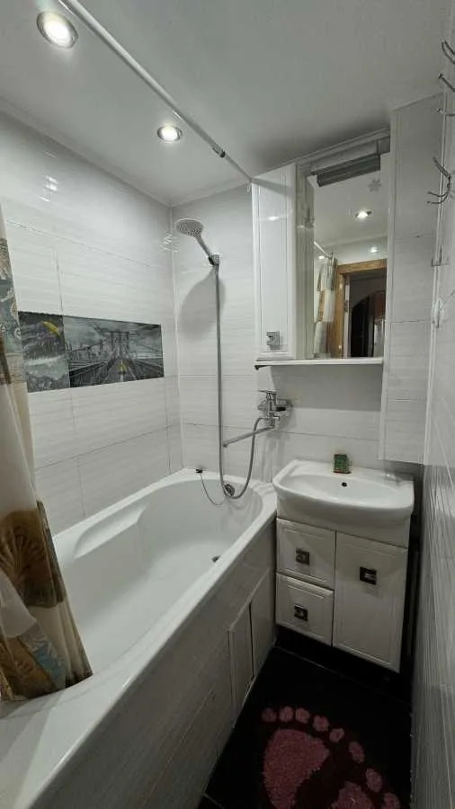 продаж 3-к квартира Київ, Дніпровський, 54000 $