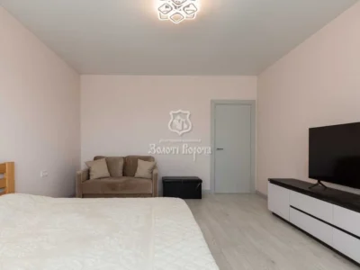 продаж 3-к квартира Києво-Святошинський, Софіївська Борщагівка, 175000 $