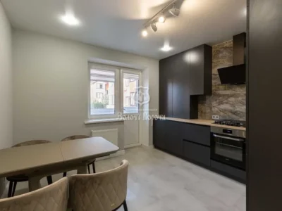 продаж 2-к квартира Києво-Святошинський, Софіївська Борщагівка, 96000 $