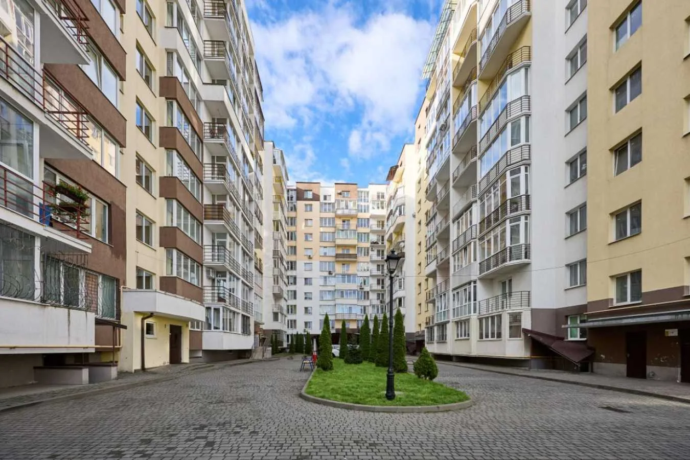 продаж 2-к квартира Львів, Залізничний, 125000 $