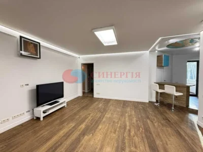 довгострокова оренда 4-к квартира Київ, Печерський, 1600 $/міс.