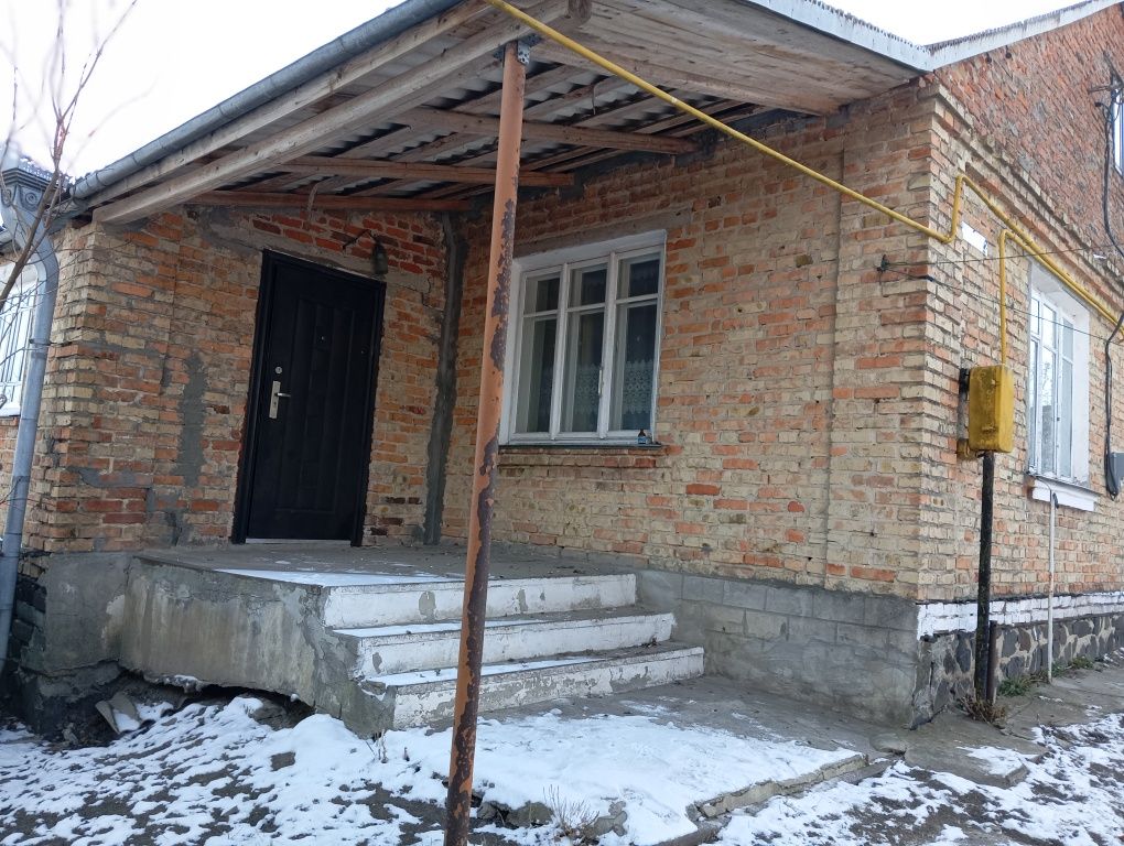 Продаж добротного цегляного будинку у с. Печихвости, Луцького району Волинської області