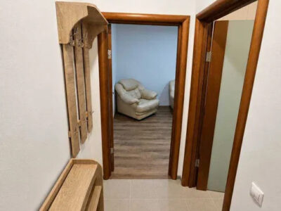 Продаж БЕЗ КОМІССІЇ затишної 2 кім квартири Печерськ, 42 м. кв, капітальний ремонт, меблі, вул Різницька 6.