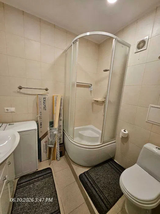 Продаж БЕЗ КОМІССІЇ затишної 2 кім квартири Печерськ, 42 м. кв, капітальний ремонт, меблі, вул Різницька 6.