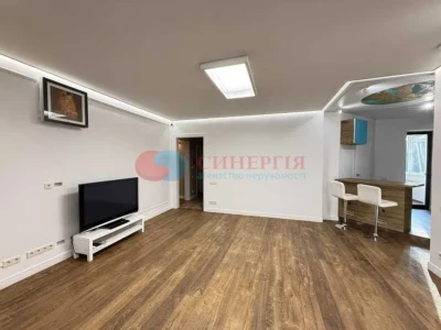 довгострокова оренда 4-к квартира Київ, Печерський, 1400 $/міс.